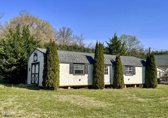 3rd image of 613 Ross Dr, Dandridge, TN 37725 | MLS# 3309993