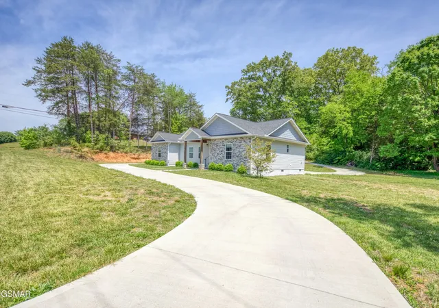 3rd image of 1014 Valley Home Road, Dandridge, TN 37725 | MLS# 3282579