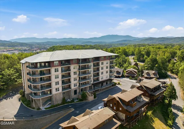 1st image of 410 Big Bear Wy, Pigeon Forge, TN 37863