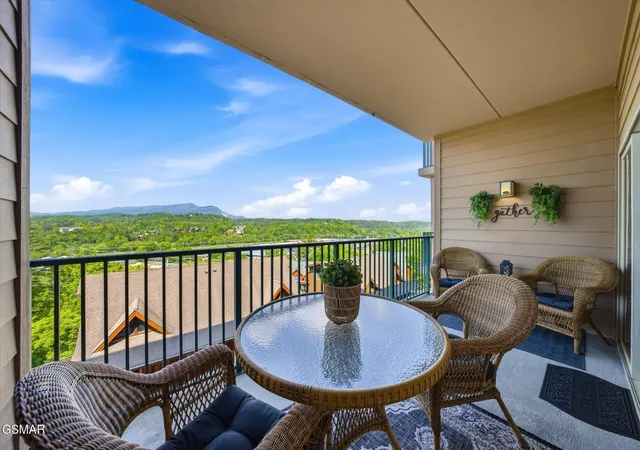 2nd image of 410 Big Bear Wy, Pigeon Forge, TN 37863