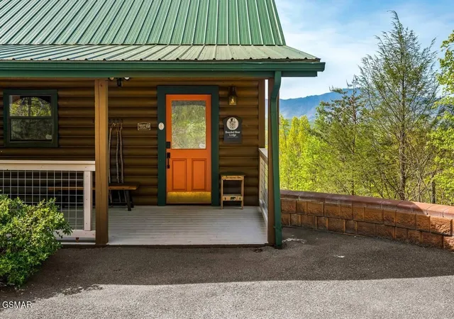3rd image of 859 Pinnacle Vista Road, Gatlinburg, TN 37738 | MLS# 3302481