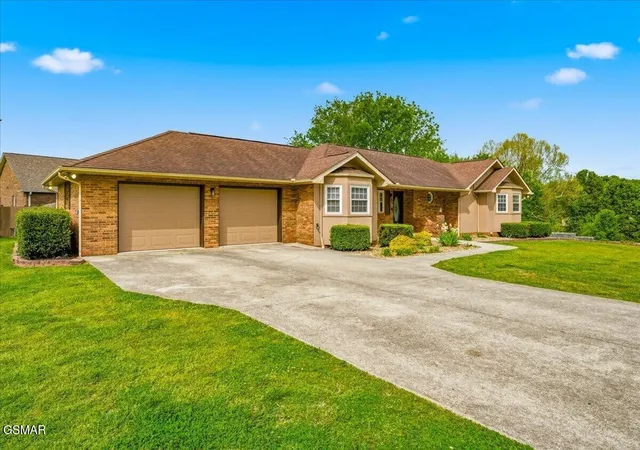 2nd image of 209 Lavista Dr, Maryville, TN 37804 | MLS# 3302024
