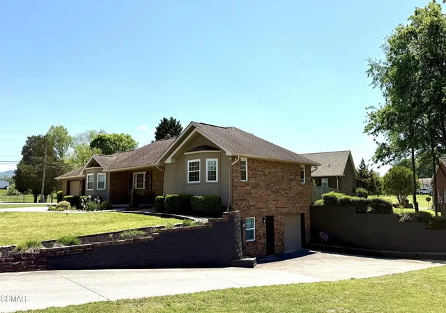 3rd image of 209 Lavista Dr, Maryville, TN 37804 | MLS# 3302024