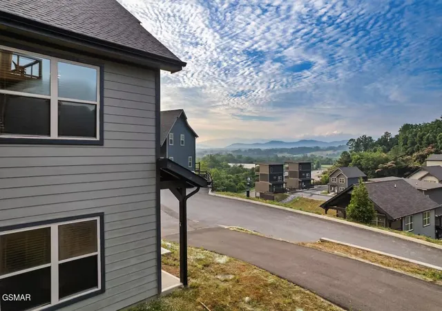 2nd image of 1654 Veterans Blvd Unit 14, Sevierville, TN 37862 | MLS# 3299753