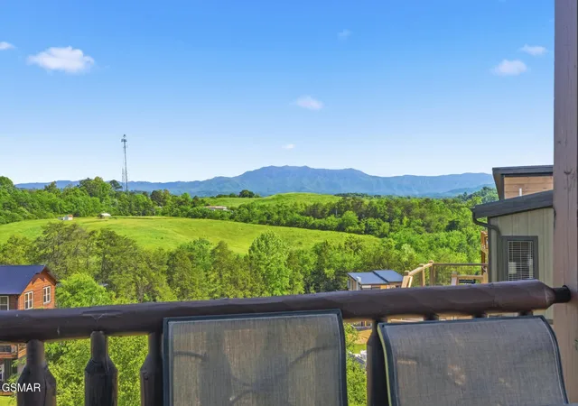 Photo 2 of Single family home for sale at 1571 Rainbow Ridge, Sevierville, TN 37862 | MLS# 3307524 | Listing updated on 2026-09-28