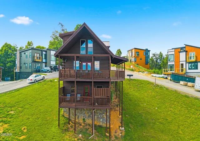 Photo 3 of Single family home for sale at 1571 Rainbow Ridge, Sevierville, TN 37862 | MLS# 3307524 | Listing updated on 2026-09-28