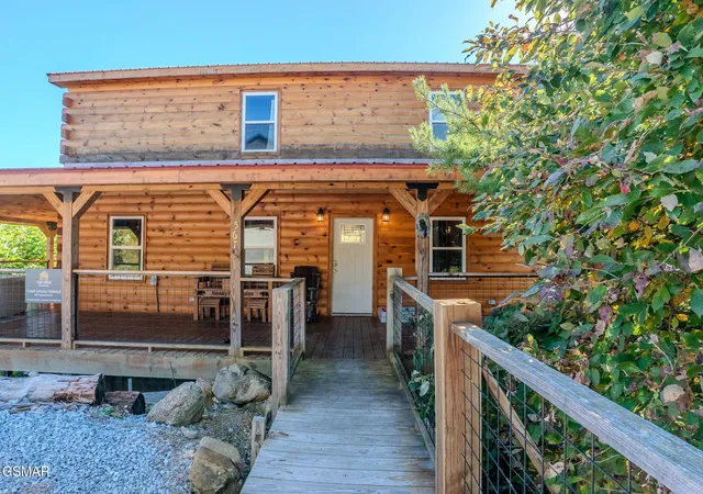 3rd image of 567 Edgewood Dr, Gatlinburg, TN 37738 | MLS# 3278263