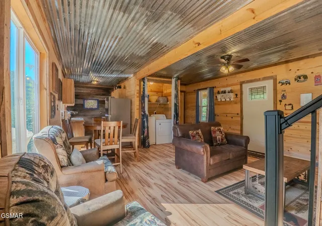 4th image of 567 Edgewood Dr, Gatlinburg, TN 37738 | MLS# 3278263