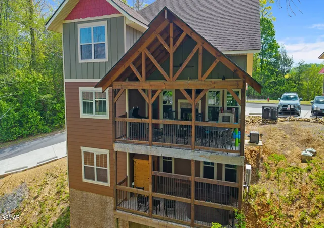 3rd image of 906 Whittlers Way, Gatlinburg, TN 37738 | MLS# 3307528