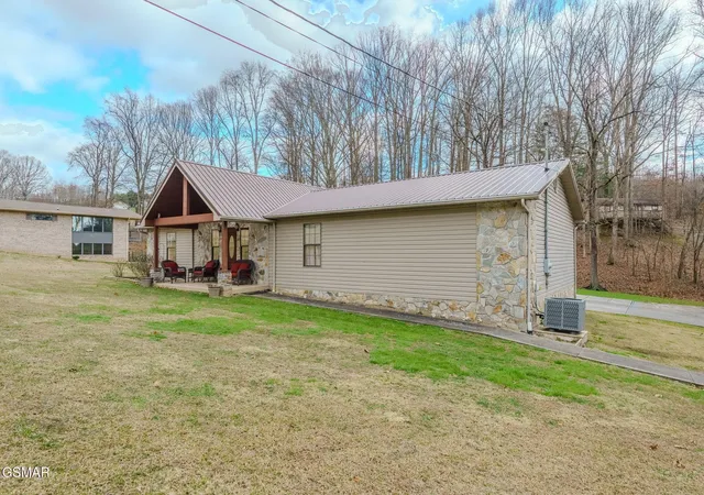 Photo 3 of Single family home for sale at 224 Lenz Dr, Kodak, TN 37764 | MLS# 3278258 | Listing updated on 2026-09-18