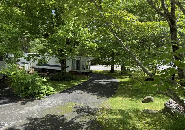 2nd image of 4229 E Parkway #10, Gatlinburg, TN 37738 | MLS# 3513060