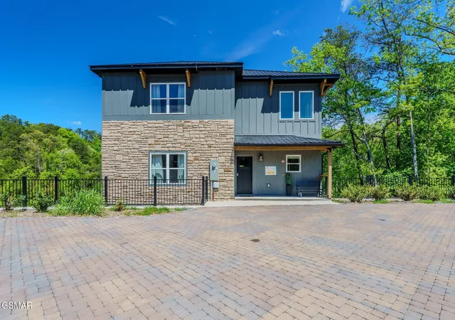 Photo 2 of Single family home for sale at 1130 Lee Cardwell Cir #5R, Pigeon Forge, TN 37863 | MLS# 3278273 | Listing updated on 2026-09-18