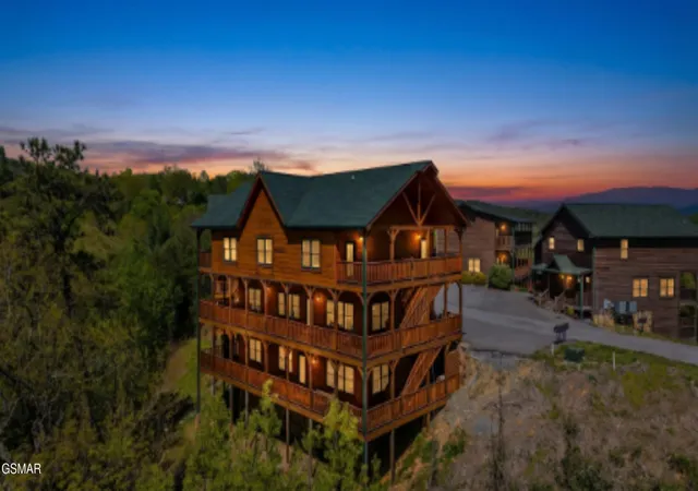 Photo 3 of Single family home for sale at 782 Park Vista Way, Gatlinburg, TN 37738 | MLS# 3270019 | Listing updated on 2026-09-19