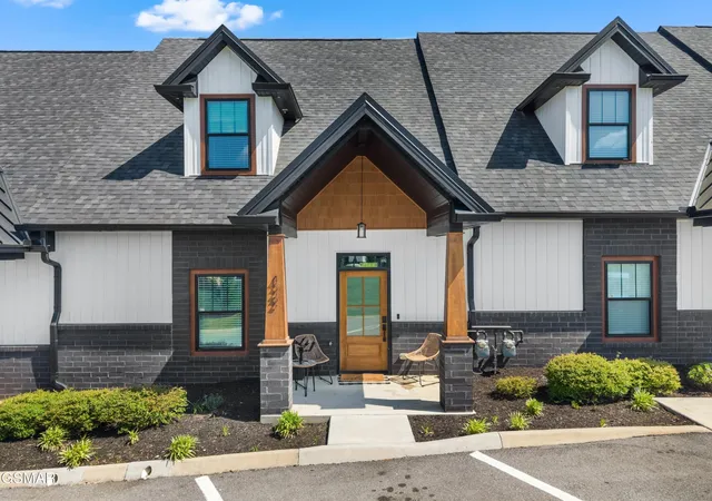 1st image of 422 Fleeta Williams Way, Sevierville, TN 37862 | MLS# 3304493