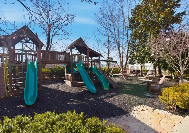 image of 212 Dollywood Ln, Pigeon Forge, TN 37863