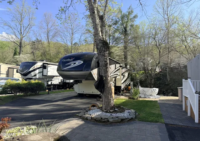 3rd image of 4229 E Parkway #251, Gatlinburg, TN 37738 | MLS# 3513035