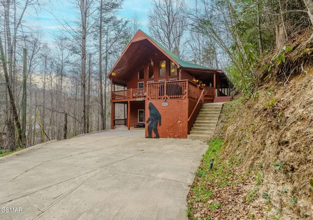 2nd image of 4040 Hickory Hollow Way, Sevierville, TN 37862 | MLS# 3302151