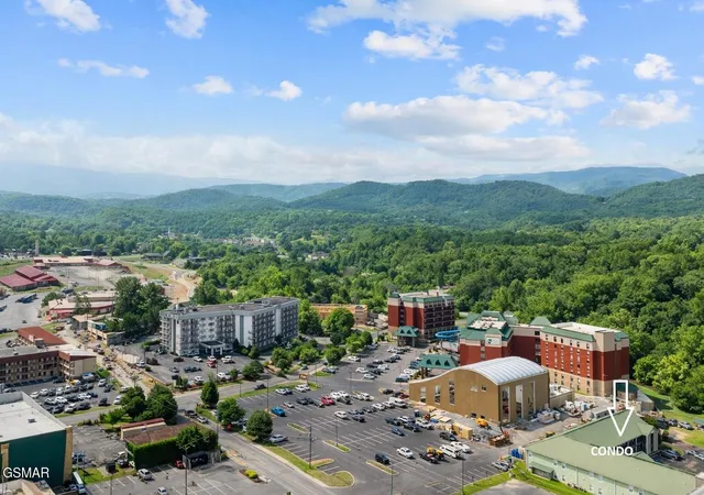 3rd image of 2743 Colonial Dr #APT 214, Pigeon Forge, TN 37863 | MLS# 3298296
