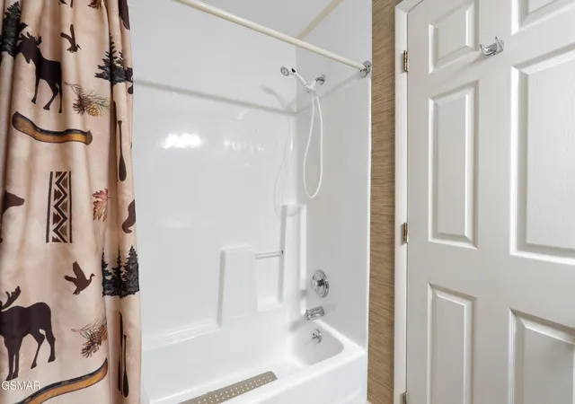 2nd image of 354 E Holly Ridge, Gatlinburg, TN 37738