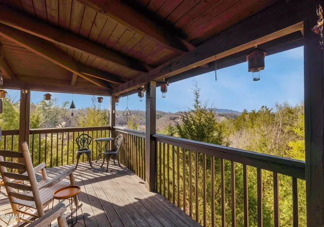 2nd image of 2028 Eagle Feather Dr, Sevierville, TN 37876 | MLS# 3304094