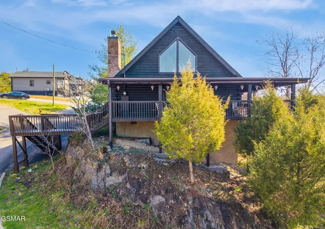 4th image of 2028 Eagle Feather Dr, Sevierville, TN 37876 | MLS# 3304094