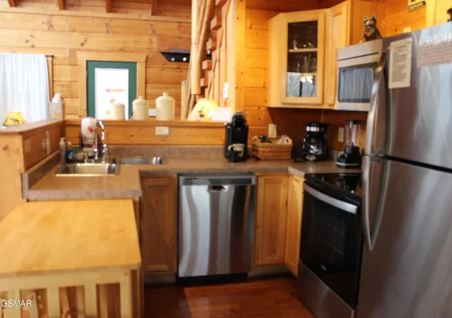 2nd image of 2232 E View Dr, Sevierville, TN 37876 | MLS# 3263089