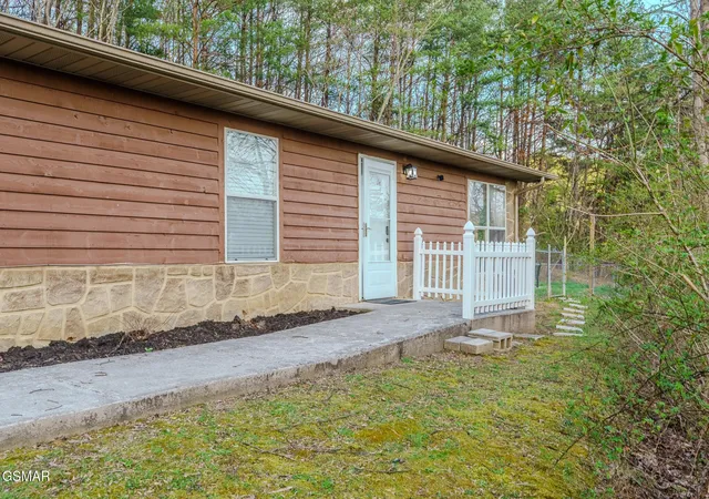 Homes for sale in Sevierville, TN | 1430 A M King Way, Sevierville, TN 37876 | MLS# 3267510