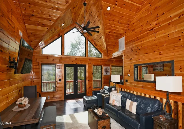 Homes for sale in Gatlinburg, TN | 1616 Misty Hollow Way, Gatlinburg, TN 37738 | MLS# 3263515