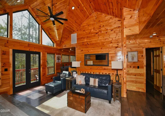 Homes for sale in Gatlinburg, TN | 1616 Misty Hollow Way, Gatlinburg, TN 37738 | MLS# 3263515