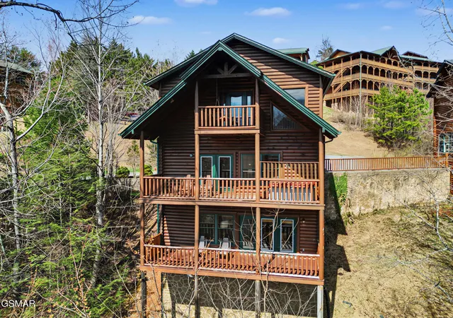 2nd image of 727 Mountain Stream Way, Gatlinburg, TN 37738 | MLS# 3302140