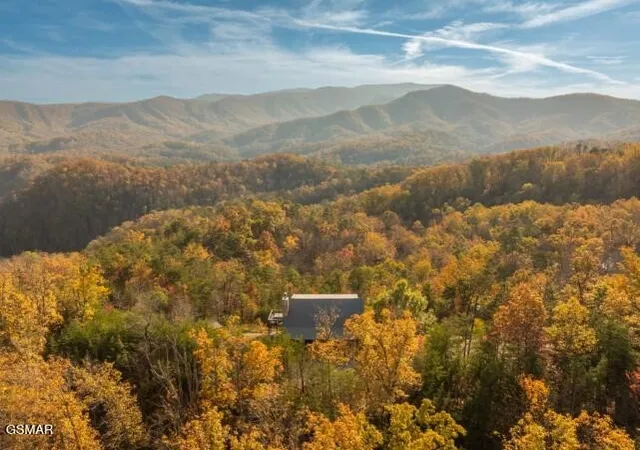 Photo 4 of Single family home for sale at 1114 Bear Paw Ridge Way, Sevierville, TN 37862 | MLS# 3286042 | Listing updated on 2026-10-10