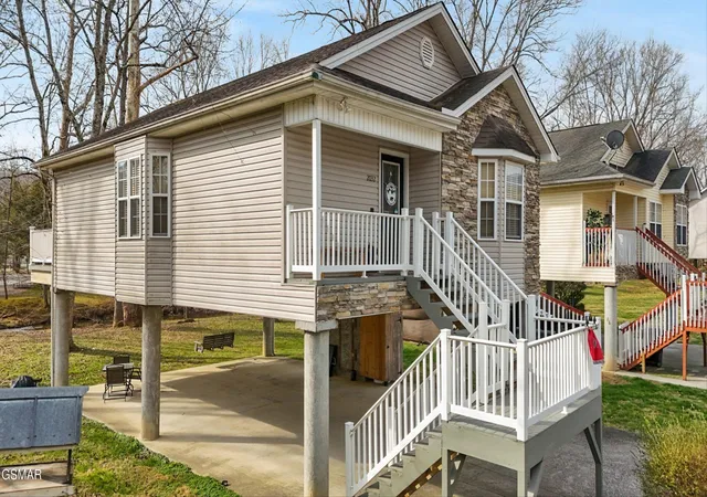 3rd image of 2032 Slippery Rock Circle, Sevierville, TN 37862 | MLS# 3298386