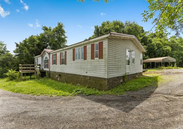 Photo 3 of Manufactured home for sale at 19 Clark Ml Rd, Fayetteville, TN 37334 | MLS# 3243566 | Listing updated on 2026-09-02