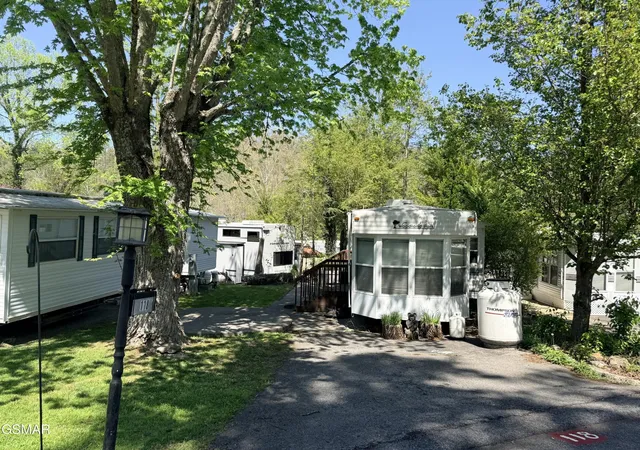 2nd image of 4229 E Parkway #118, Gatlinburg, TN 37738 | MLS# 3513048