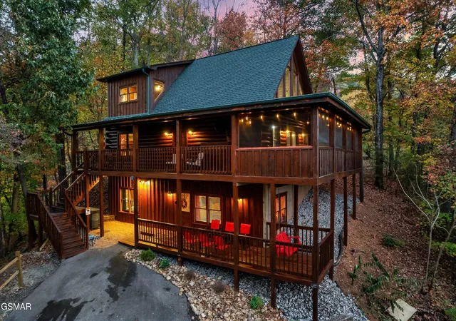 Photo 1 of Single family home for sale at 1617 Silver Poplar Ln, Sevierville, TN 37876 | MLS# 3299713 | Listing updated on 2026-09-26