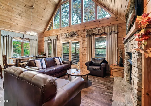 Photo 3 of Single family home for sale at 1617 Silver Poplar Ln, Sevierville, TN 37876 | MLS# 3299713 | Listing updated on 2026-09-26