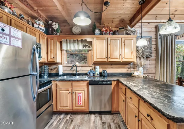 Photo 3 of Single family home for sale at 1617 Silver Poplar Ln, Sevierville, TN 37876 | MLS# 3299713 | Listing updated on 2026-09-26