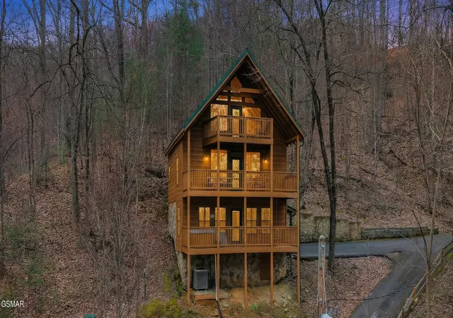 1st image of 1739 W Sky View Dr, Sevierville, TN 37876 | MLS# 3270066