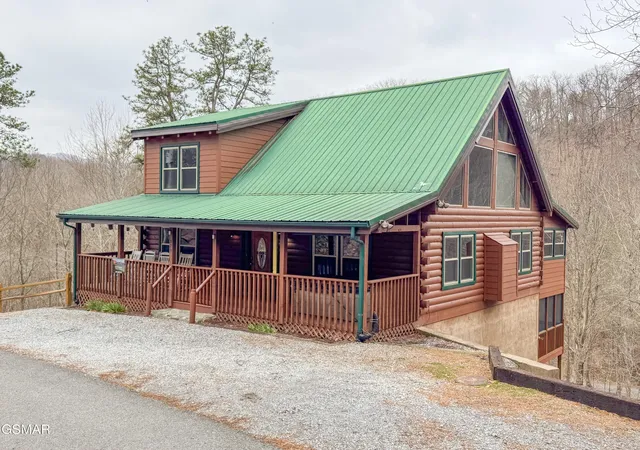 Homes for sale in Pigeon Forge, TN | 829 Boone Acres Lane, Pigeon Forge, TN 37863 | MLS# 3262586
