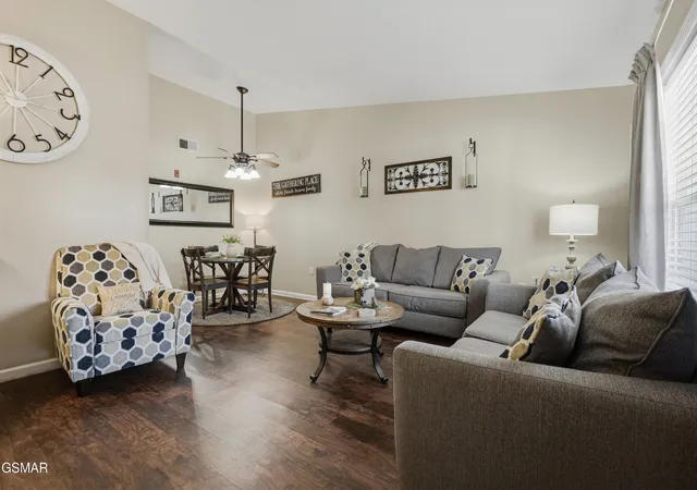 5th image of 2743 Colonial Dr, Pigeon Forge, TN 37863