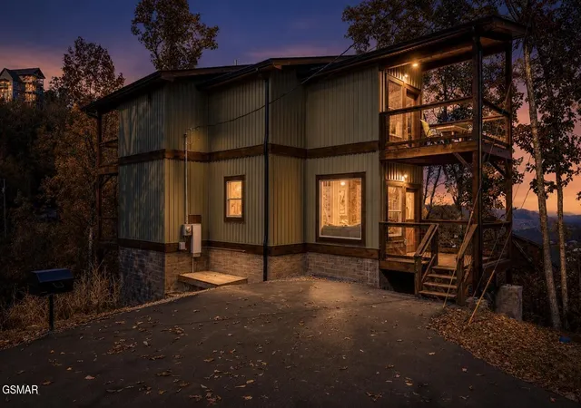 2nd image of 764 Chestnut Dr, Gatlinburg, TN 37738 | MLS# 3280827