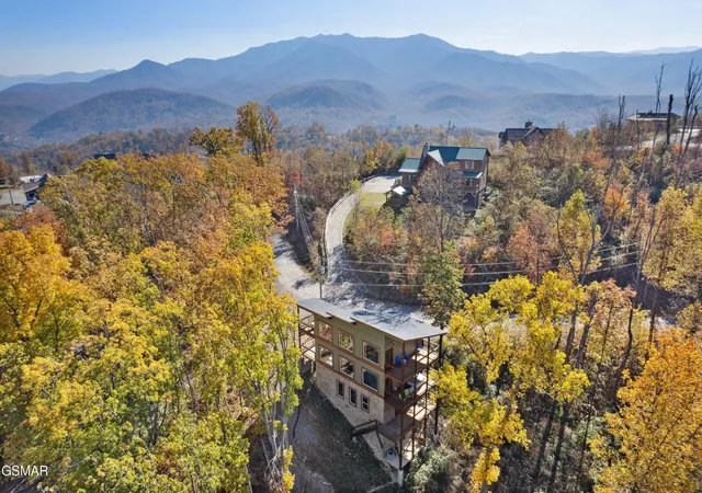 3rd image of 764 Chestnut Dr, Gatlinburg, TN 37738 | MLS# 3280827
