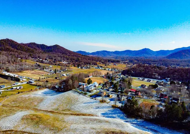 2nd image of 3246 Samuel Wear Dr, Sevierville, TN 37862 | MLS# 3510539