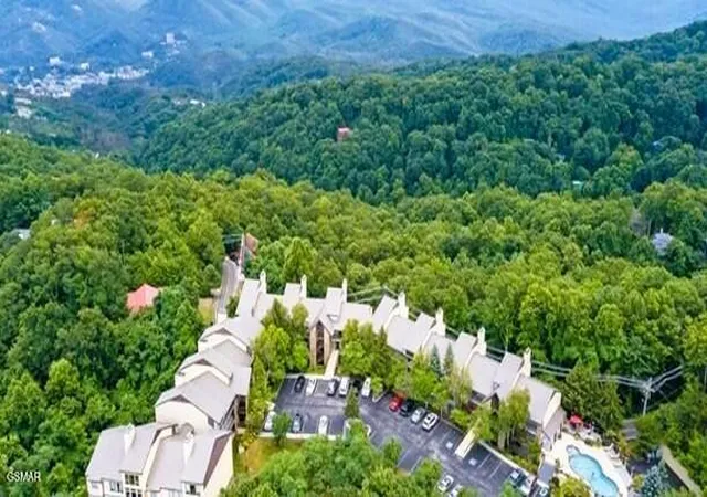 3rd image of 1130 Ski View Dr #UNIT 109, Gatlinburg, TN 37738 | MLS# 3278471