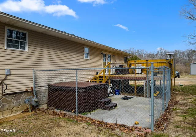 3rd image of 1210 Green Acres Dr, Newport, TN 37821 | MLS# 3320297