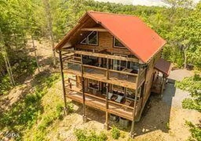 1st image of 113 Little Round Top Ln, Sevierville, TN 37876 | MLS# 3298161