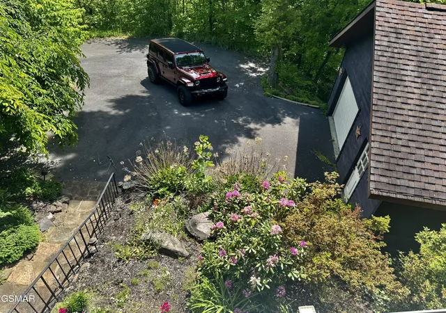 3rd image of 326 Overview Dr, Gatlinburg, TN 37738 | MLS# 3298391