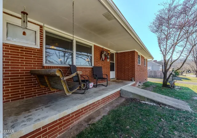 image of 215 Valley Dr, Pigeon Forge, TN 37863 | MLS# 3270061