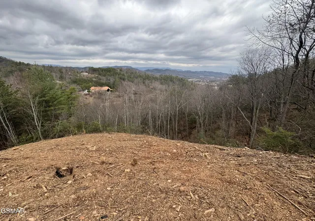 1st image of 18 Hikers Path Lane, Sevierville, TN 37862 | MLS# 3298384