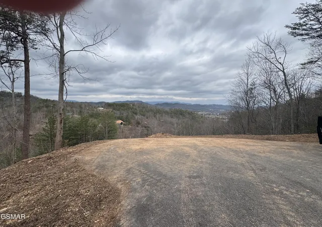 3rd image of 18 Hikers Path Lane, Sevierville, TN 37862 | MLS# 3298384